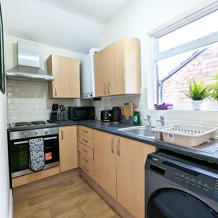 Guest Rooms In Anfiled Near Stadium, Free Parking Liverpool Exterior photo