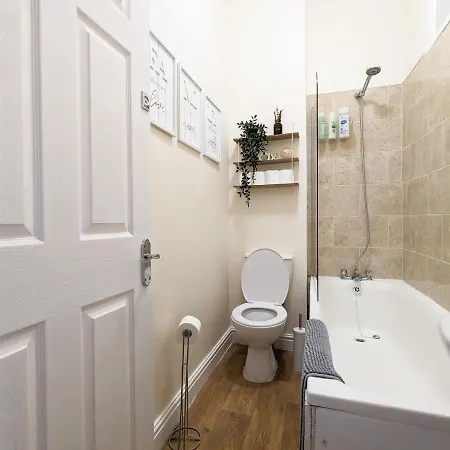 Guest Rooms In Anfiled Near Stadium, Free Parking Liverpool Exterior photo