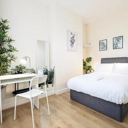 Guest Rooms In Anfiled Near Stadium, Free Parking Liverpool Exterior photo