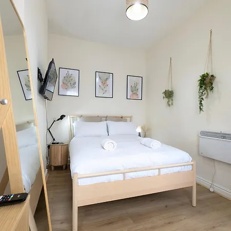 Guest Rooms In Anfiled Near Stadium, Free Parking Liverpool Exterior photo