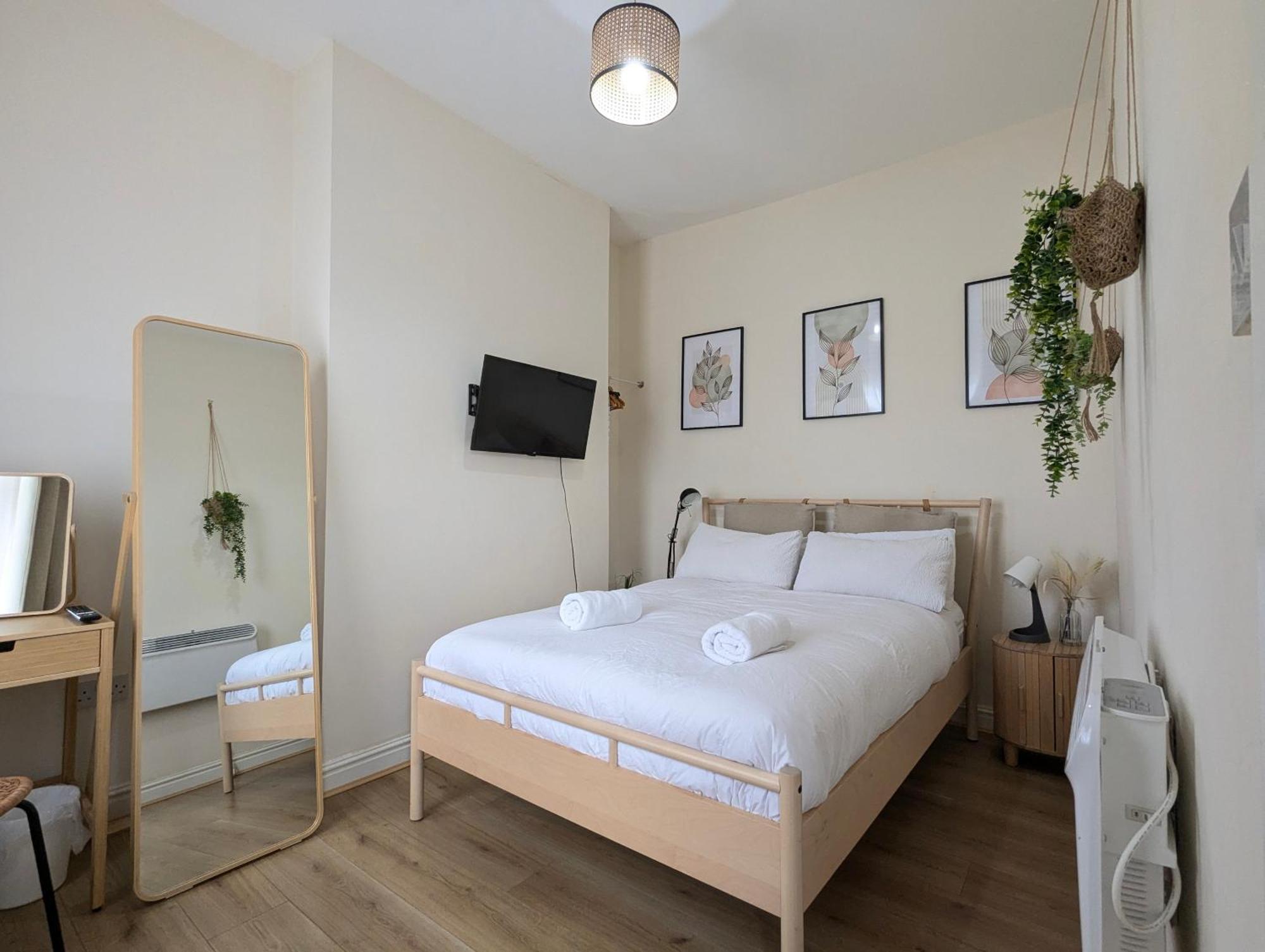 Guest In Anfiled Near Stadium, Free Parking Liverpool